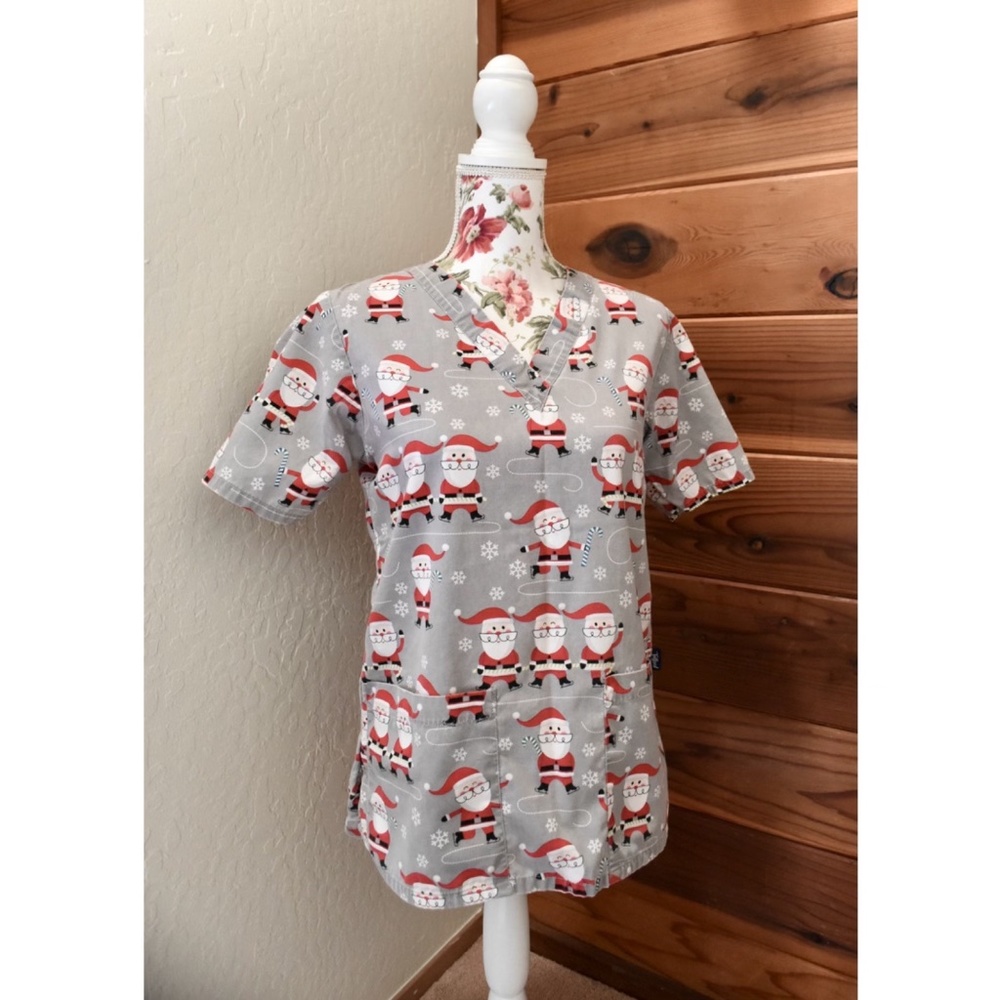 Tafford Santa Christmas Scrub Top - Size XS